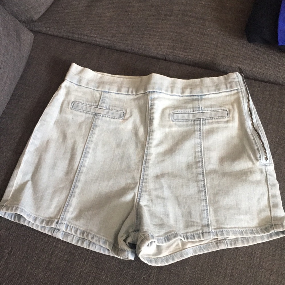BNWT Hollister Natural Waist Denim Shorts, Size 25